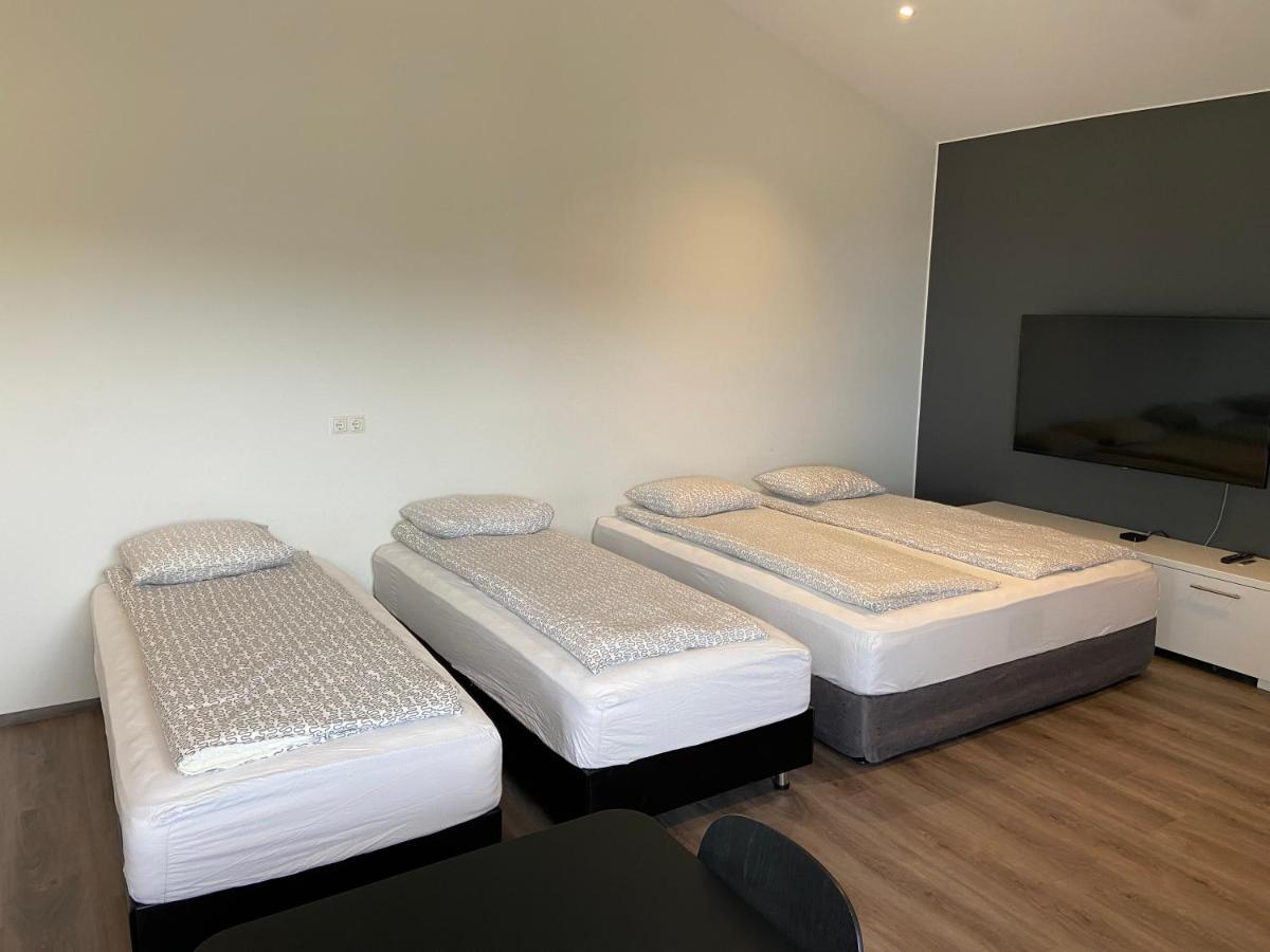 4 Person Room With Private Entrance And Bathroom Keflavík Extérieur photo